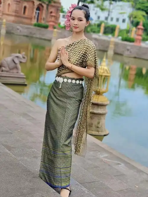 新款网红傣族服装女五件套云南西双版纳民族风性感旅游拍摄舞蹈服