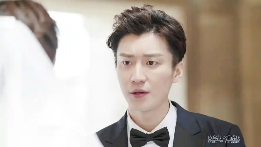 明星演员乔任梁《放弃我,抓紧我》高清剧照图片桌面壁纸下载