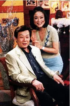 演员寇世勋:拥有2个老婆,楼上楼下相处和谐,他到底有何魅力