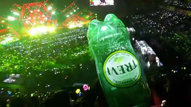 blackpink没有官方应援棒粉丝自制应援棒被嘲寒酸