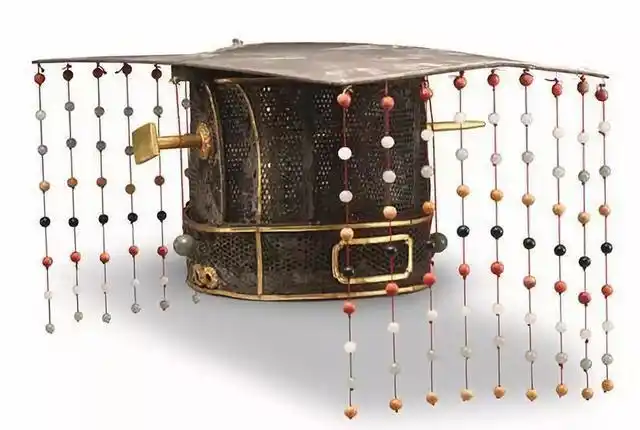 皇帝帽子上的那两排珠帘子原来尽有这么多讲究