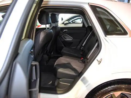 【图】奥迪q3 2023款 35 tfsi 时尚动感型(1.