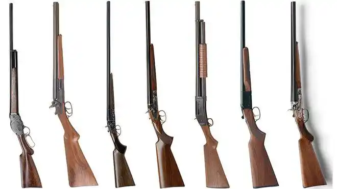 现代常见的唧筒式霰弹枪和风靡西部的杠杆式霰弹枪,亦或者是居家狩猎