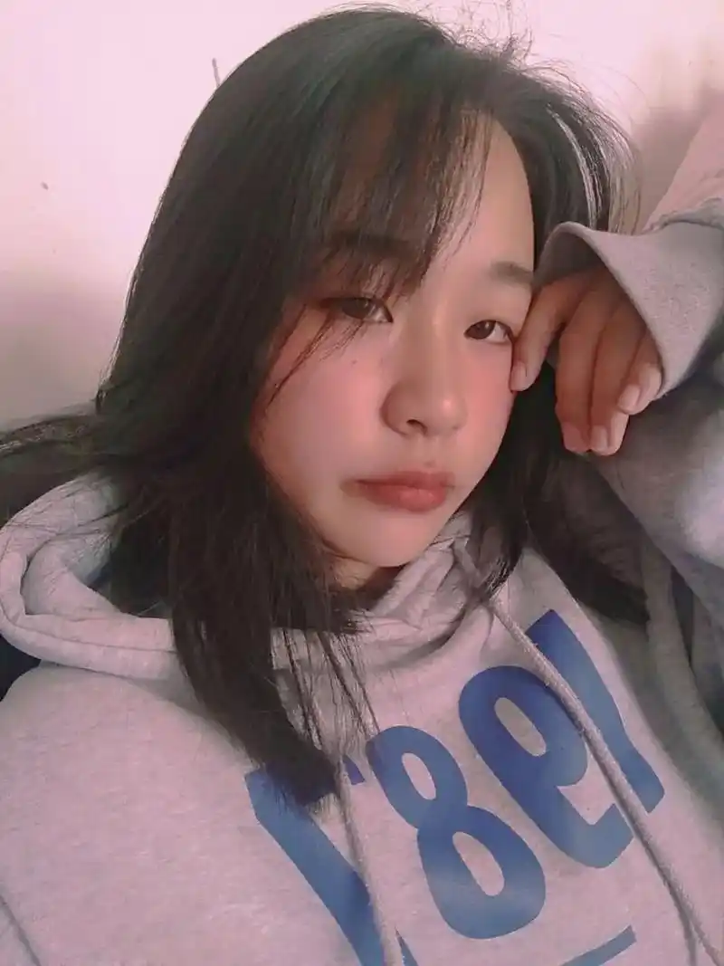 女儿15岁时的照片