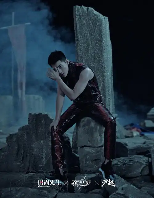 杨洋最新封面大片释出血性澎湃彰显野性力量