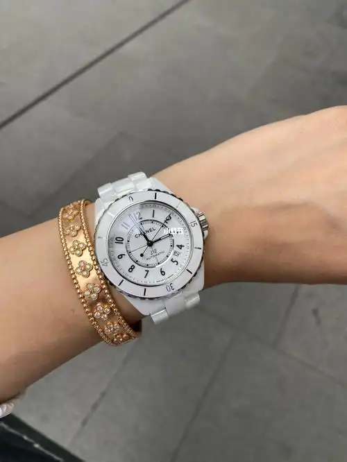 因为看了乌拉拉的视频