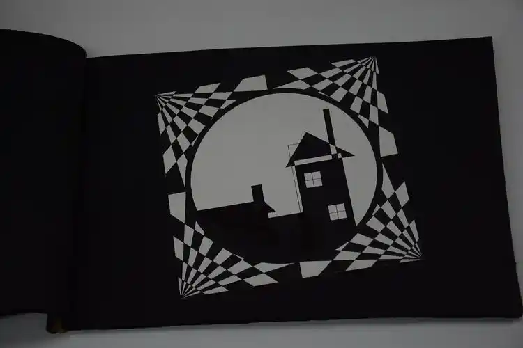 记录自己在大学期间的作品三大构成原理平面色彩构成