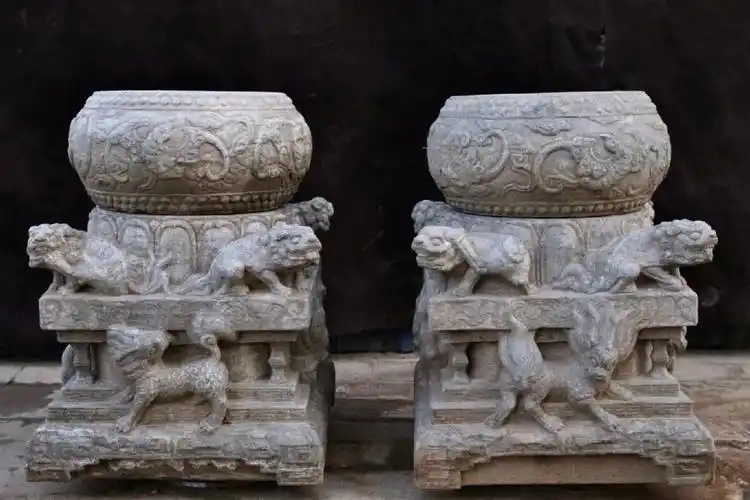 清代四世同堂柱顶石