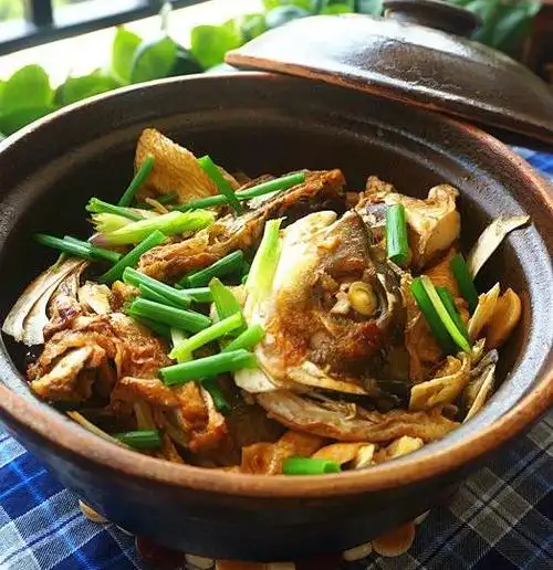 砂锅支竹鱼头煲-- 菜鸟教程(sms580.com)