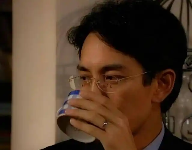 同样是"眼镜杀",把肖战,朱一龙和郑伊健放一起,差距就出来了