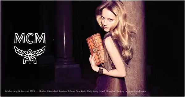 这组雅致深邃的广告大片不仅完美呈现了 mcm 2011秋冬系列的传世品质