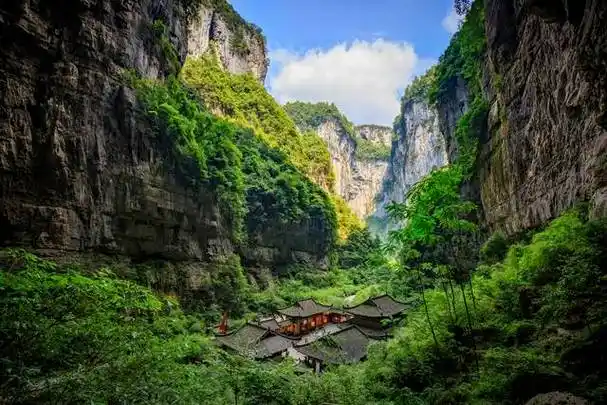 去重庆必玩的几个景点,重庆3天两晚怎么玩不费腿_解放碑_导游_旅行