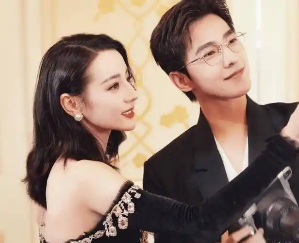 《你是我的荣耀》庆功宴,杨洋迪丽热巴再同框超甜,全网期待二搭_合作