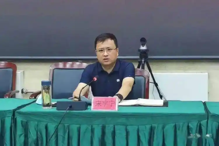 6月12日晚,省,市疫情防控视频调度会议后,丰润区召开疫情防控工作总