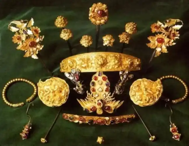 在头饰工艺中窥探古代女子的精致生活