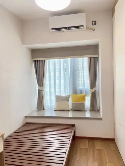 奶茶色飘窗窗帘