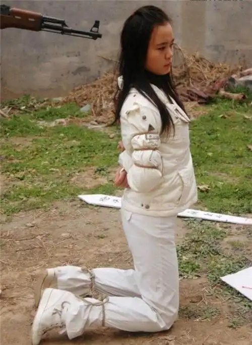 然而,一切都晚了,在他们走上刑场的一瞬间,就注定了他们的结局.