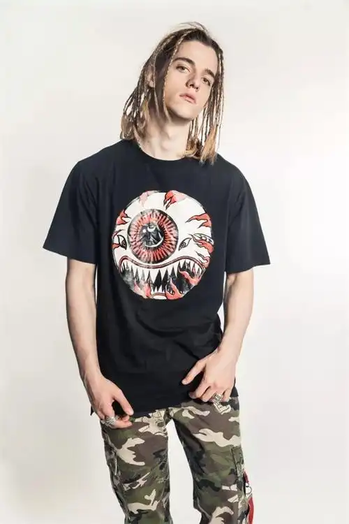 mishka潮牌服饰2018春夏新款搭配:眼里的血丝是一种偏执