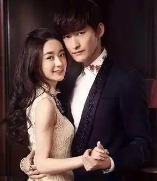 颖宝和张翰在《杉杉来了》中也有精彩的感情戏,wuli塘主这个外号就是