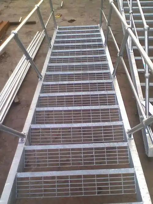 镀锌楼梯踏步板 热镀锌平台踏步板 热镀锌沟盖板 厂家热销
