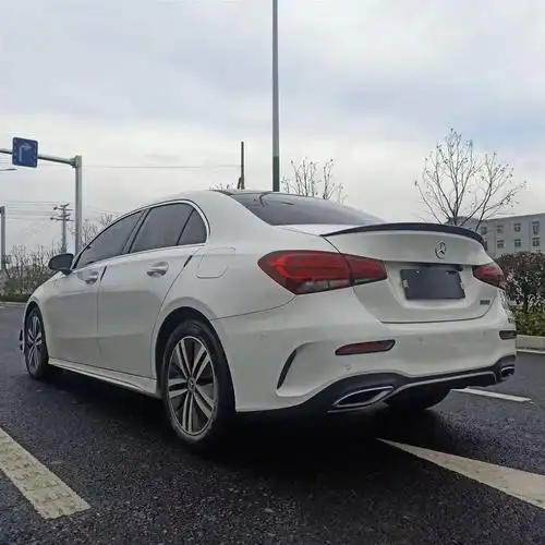 2019款奔驰a180l运动版