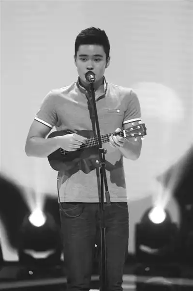 "好声音"学员刘伟男演出照