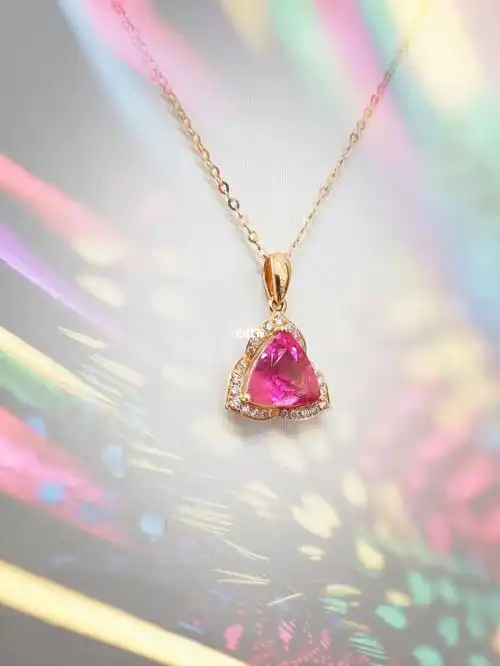 龙海万科周大福·碧玺吊坠