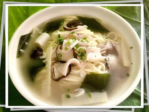 海味什锦面18元/份