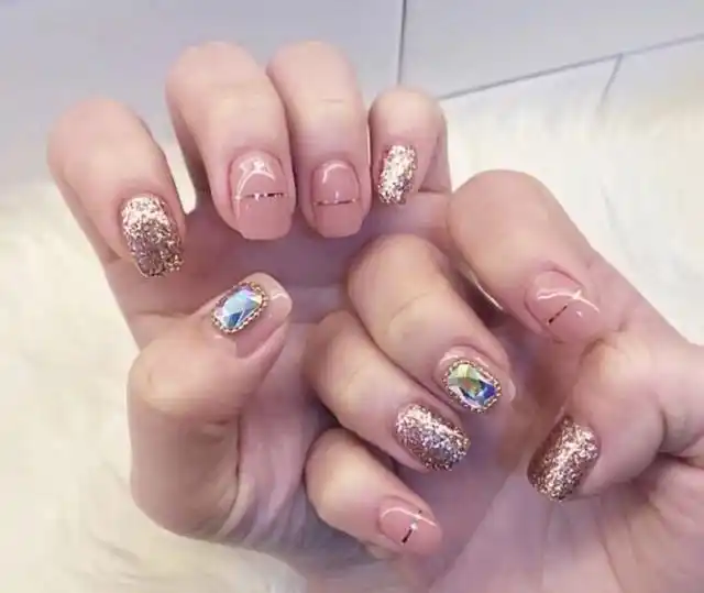 浅色系美甲 每款都很显肤白