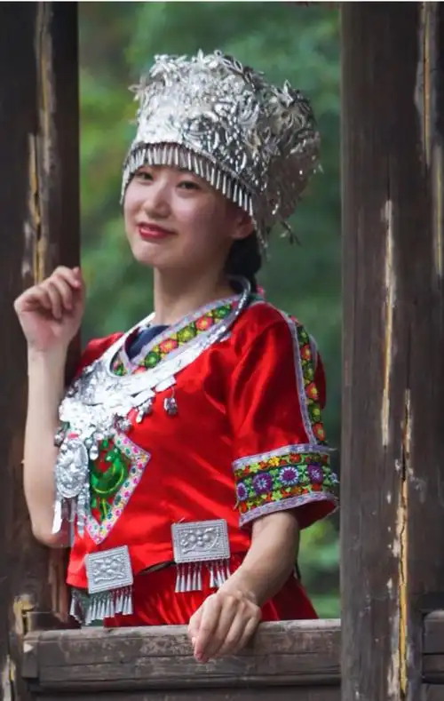 土家族姑娘》一座承载着土家人文化的城池!