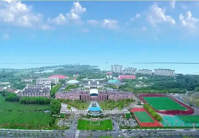 2022招生简章|中加枫华国际学校