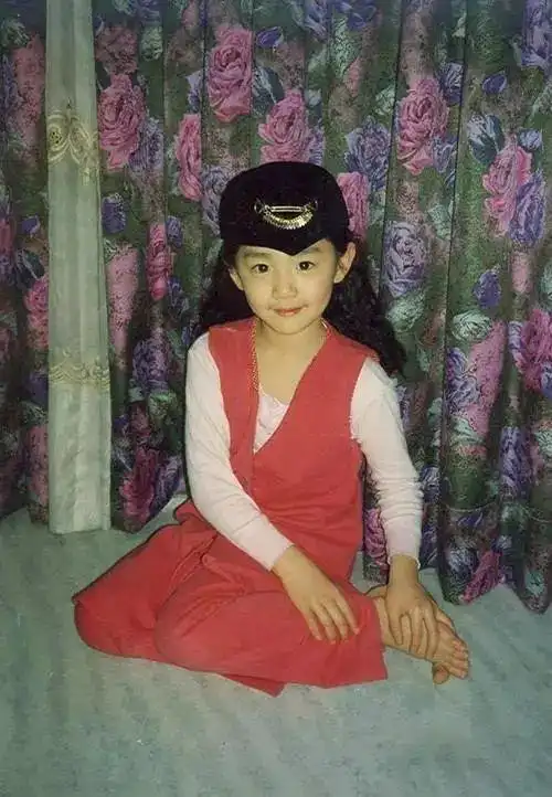 看童年照猜韩国女星秋瓷炫气质差异大宋慧乔最好认