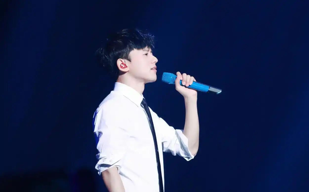 娱乐圈最厉害三大属狗明星,李小璐排不上号,第一位49岁了真叫旺