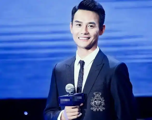 我踏入了中戏的大门,有幸和马丽,张翰等实力派演员成为了同班同学,一