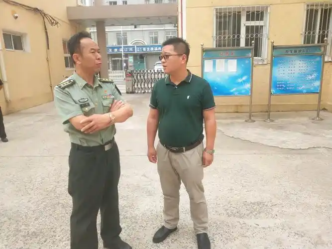 东方毅团队慰问辽宁省军区大连第二离职干部修养所