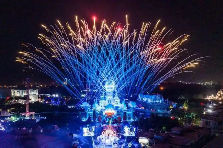 方特梦幻王国2月2日开园,新春夜场同步开启,凤凰航模搭配百万级巨型