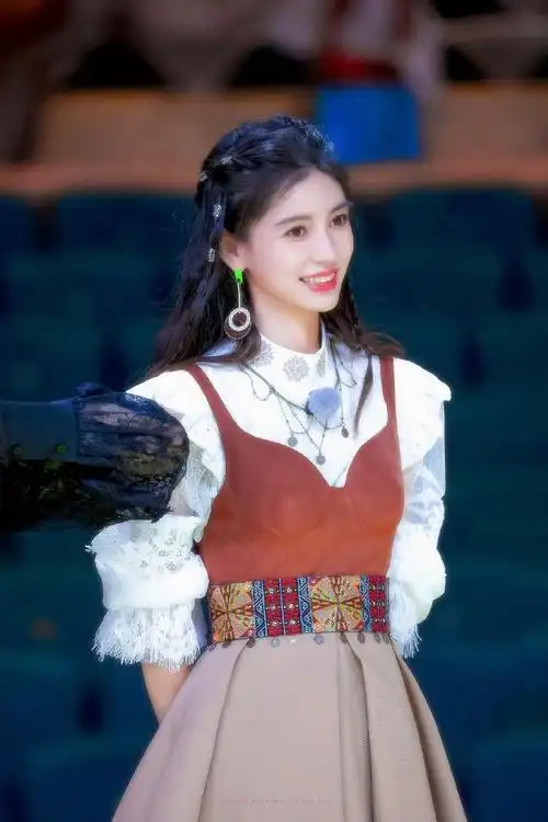 杨颖 | 奔跑吧#angelababy#🧡✨💐你甜甜的微笑就像乌梅子酱