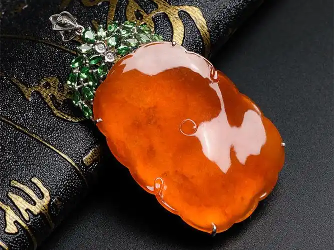 最美中国红 | 翡翠除了绿,红翡也这么美.