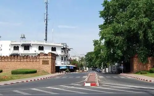 松达门suan dok gate