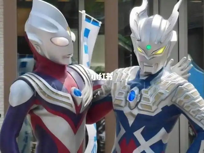 赛罗的力量被借走了赛罗只能借用迪迦的力量