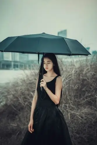 《远去的情 原本就不属于自己》伤感人物素材 - 彼岸桃花 - .