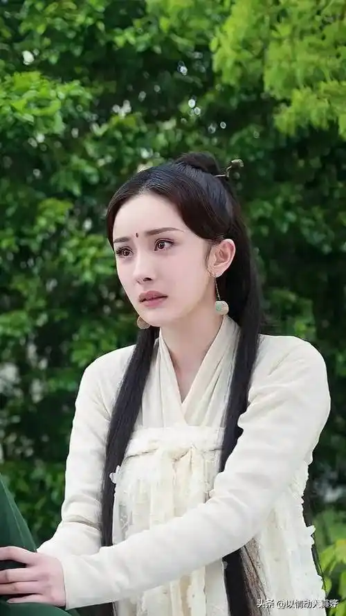 娱乐圈第一个倒贴前夫1亿元的女星,29岁当老板成富婆,现状怎样_杨幂