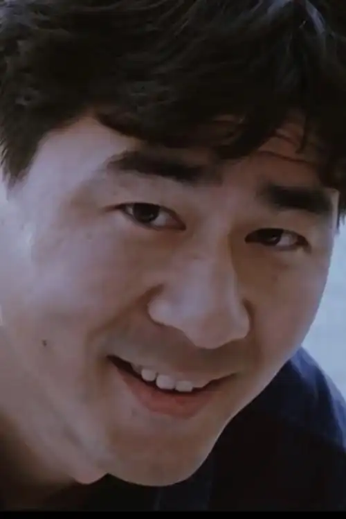 看着陈建斌年轻时的照片,就明白老虎究竟遗传了谁的颜值,几乎和20岁出