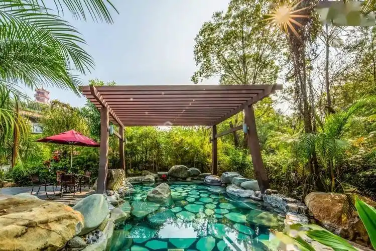 台山颐和温泉大酒599元享豪华温泉套房房间独立泡池含自助早餐露天