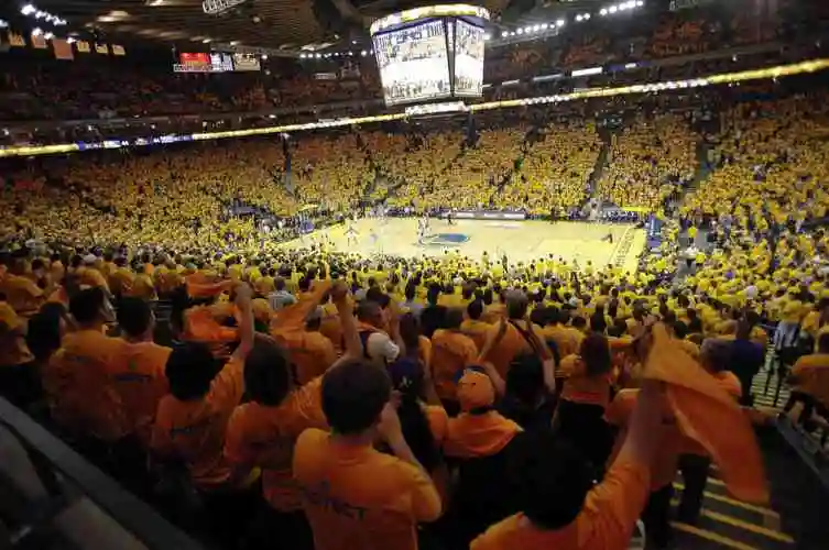 把金州勇士队当作一件产品,硅谷投资人花了5年让它夺冠