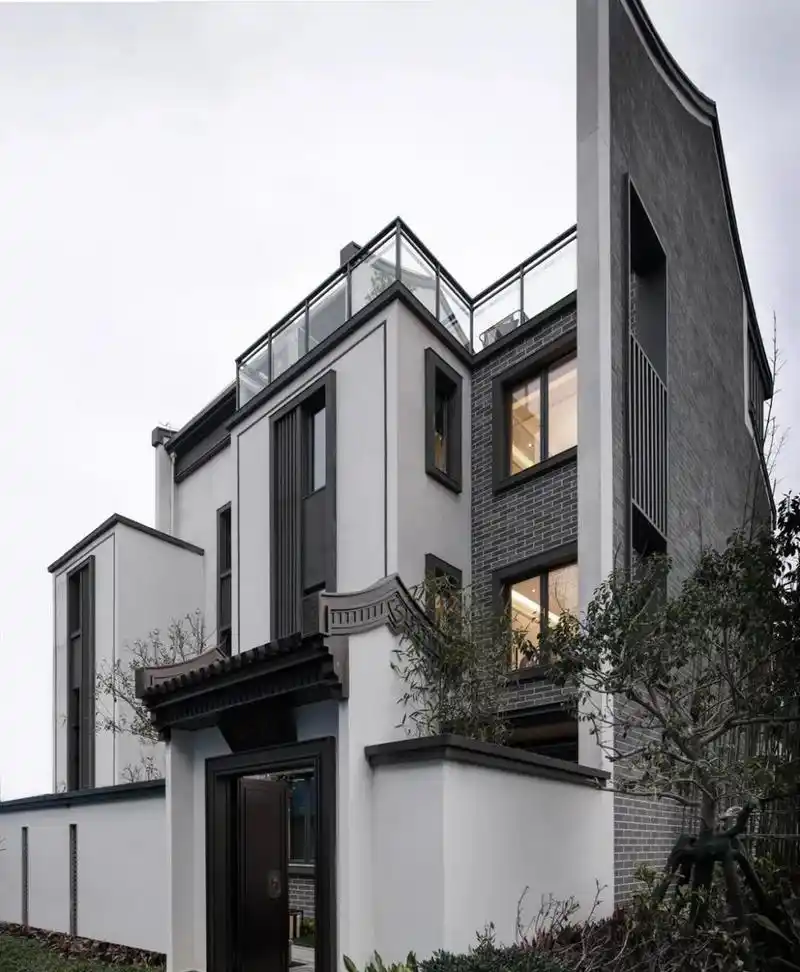 [鲜花] 青砖灰瓦,朴素大方,呈现出一种理性与节制之美.