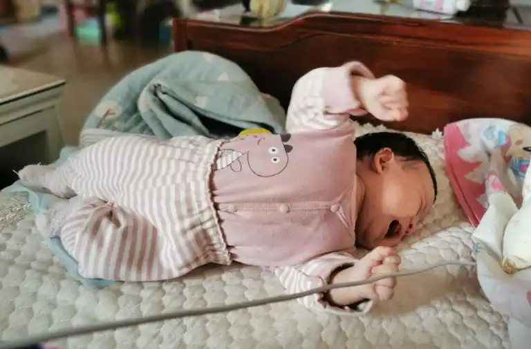 四个月婴儿 孩子智商低的十种表现_百科-思特网