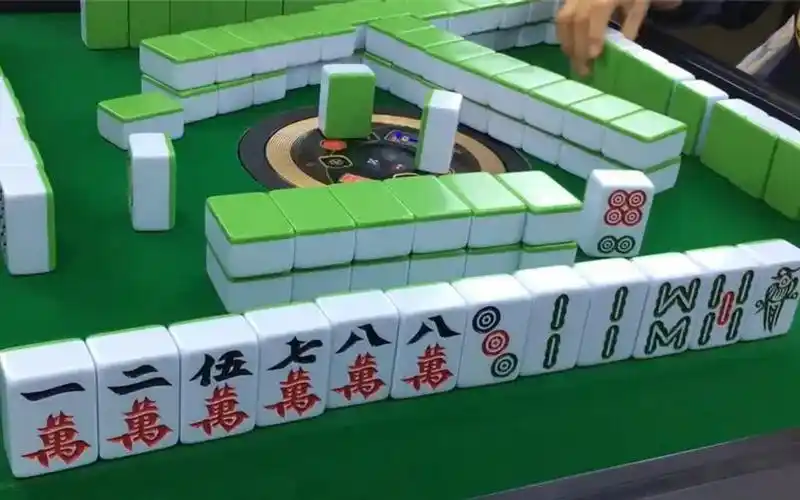 四川麻将:逢单就打边,胡得心里美滋滋!