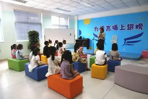 【围堆堆】广电小主持语言艺术辅导班开讲啦!