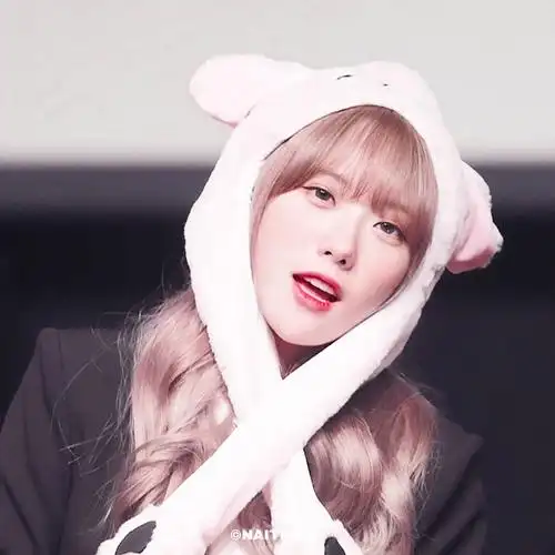 奶糖泡芙李luda头像原截柳厮柏